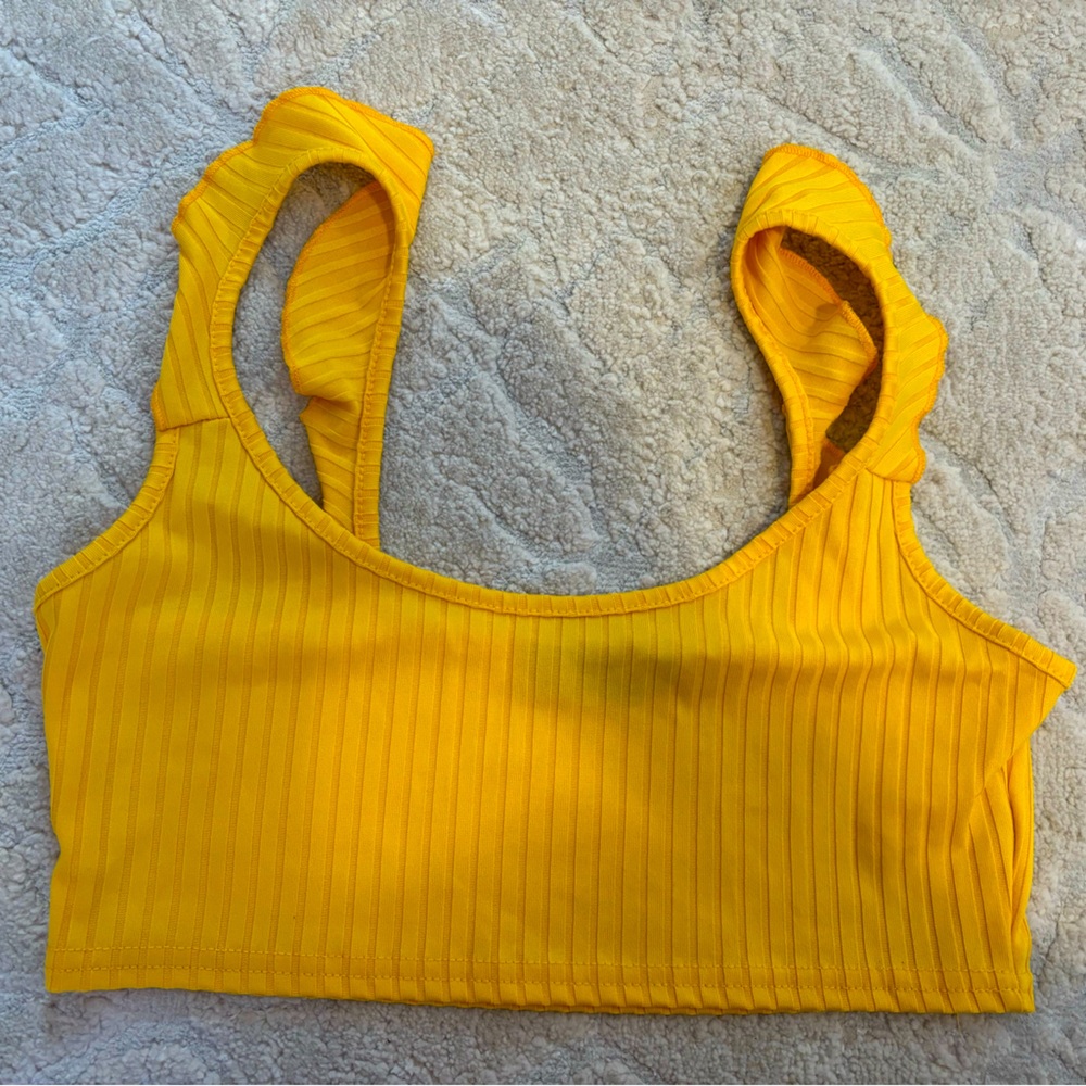 Pretty Little Thing Yellow 💛 Ruffled Cropped Top